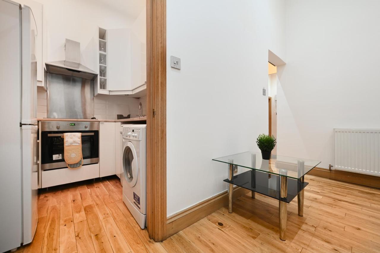 Imperial Earls Court Apartments Лондон Екстер'єр фото