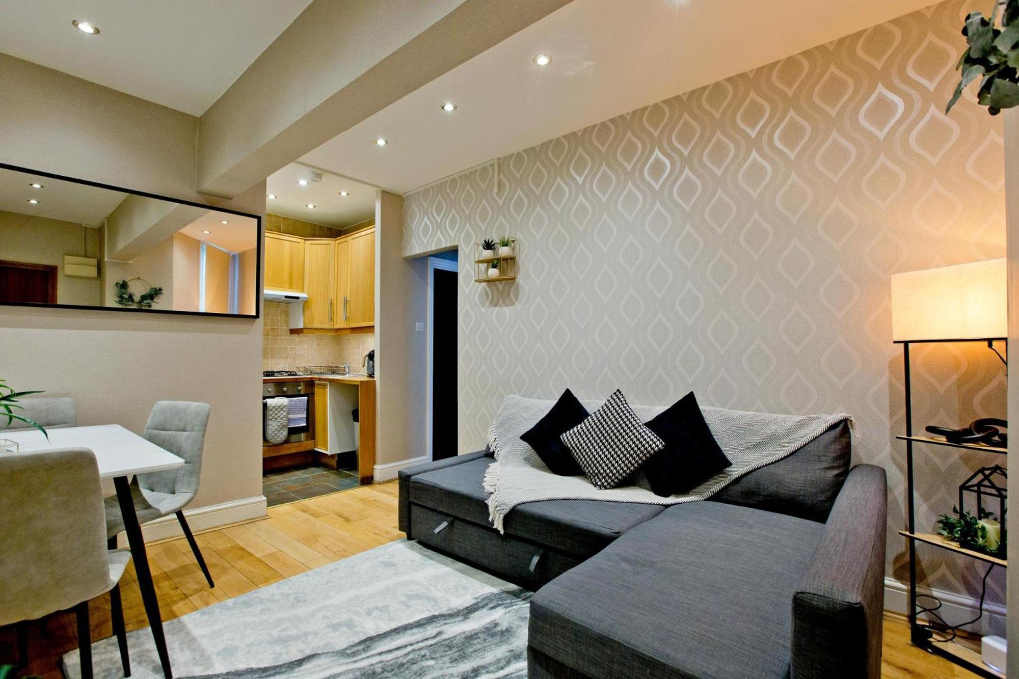 Imperial Earls Court Apartments Лондон Екстер'єр фото