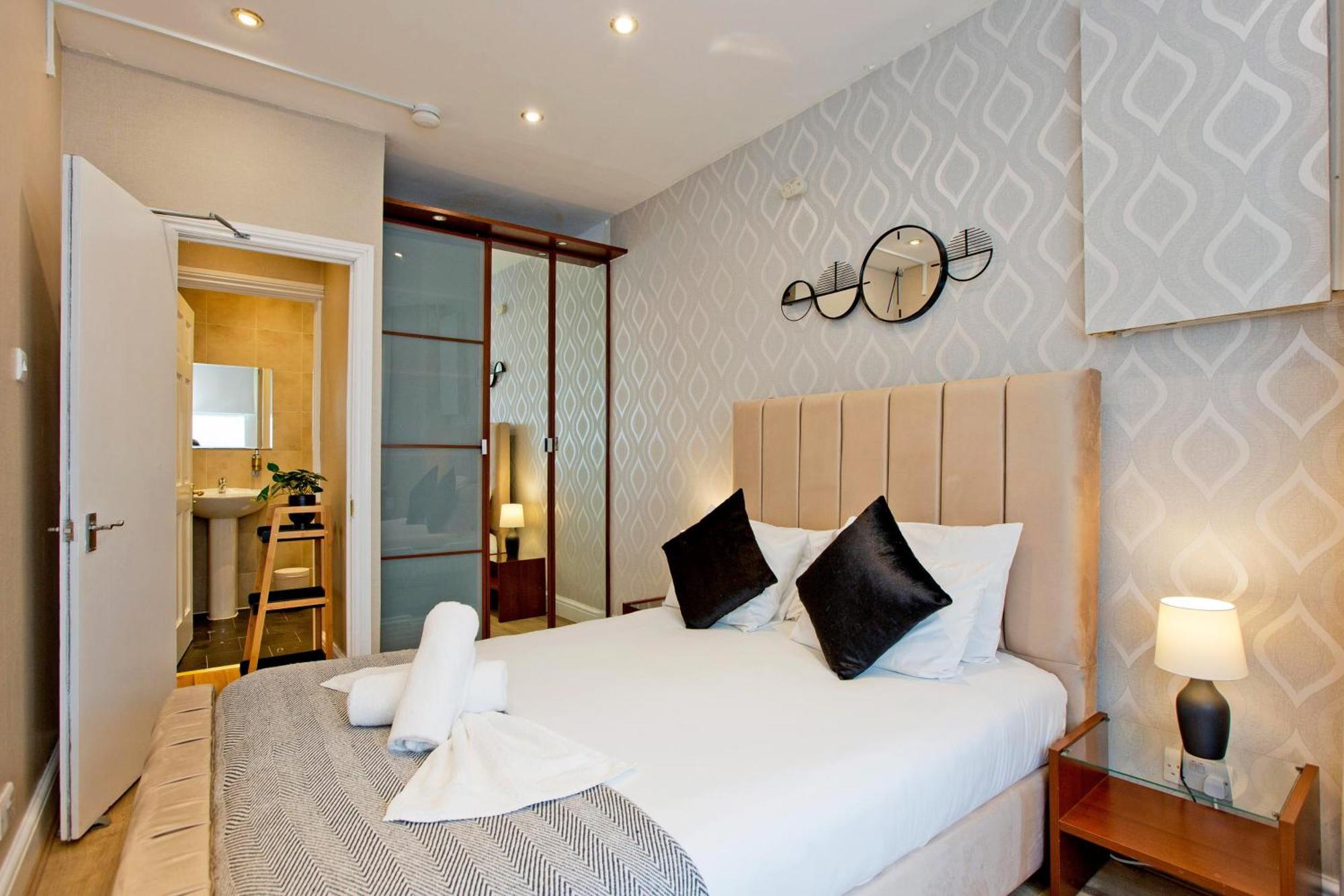 Imperial Earls Court Apartments Лондон Екстер'єр фото
