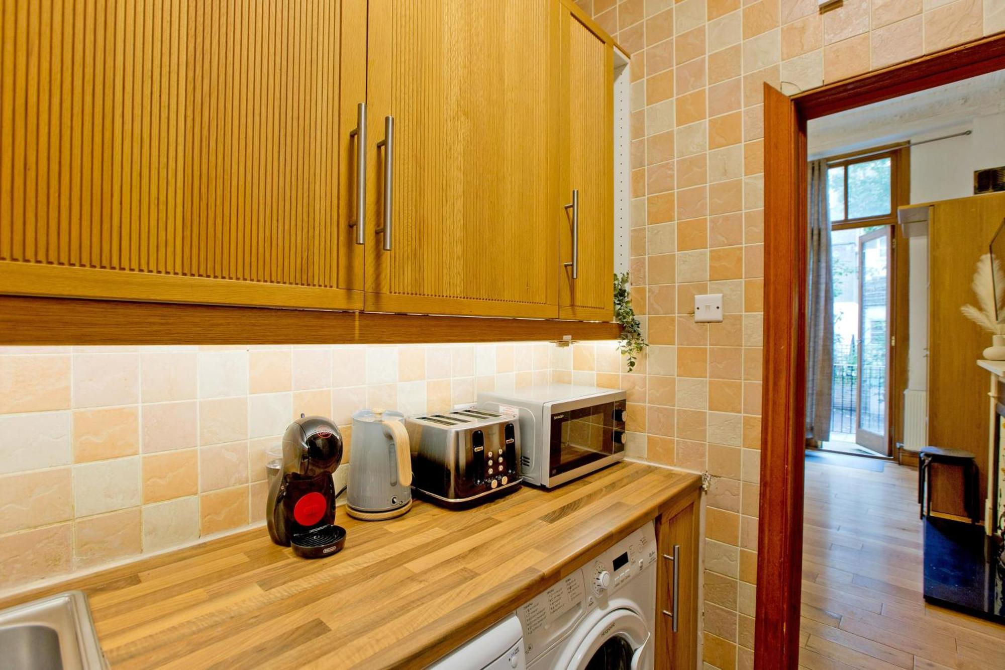 Imperial Earls Court Apartments Лондон Екстер'єр фото