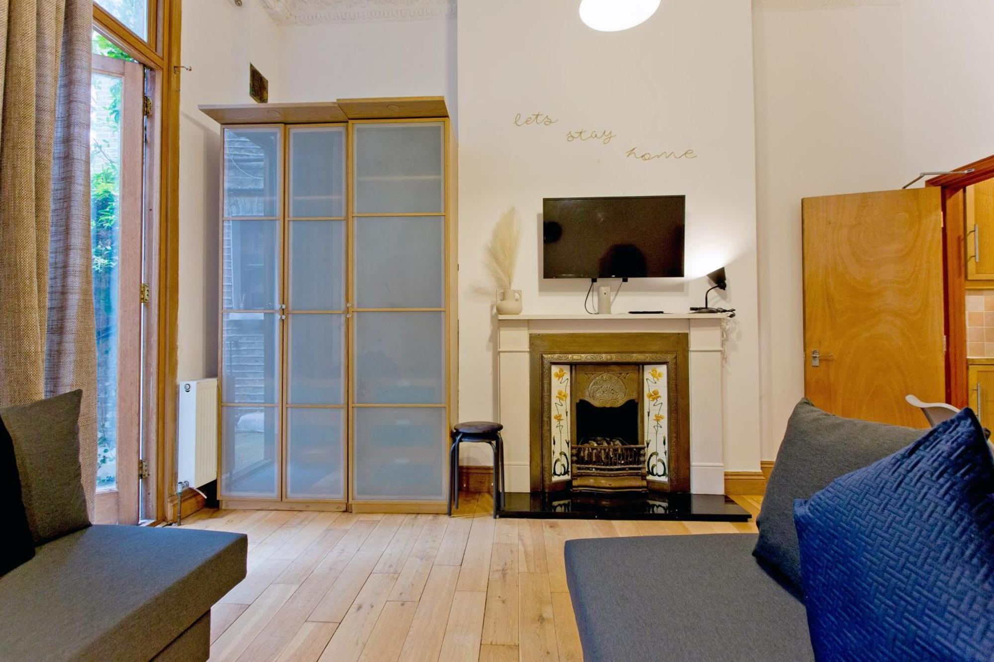 Imperial Earls Court Apartments Лондон Екстер'єр фото