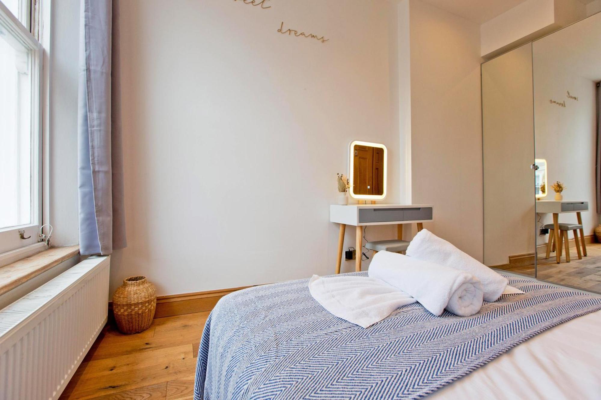 Imperial Earls Court Apartments Лондон Екстер'єр фото