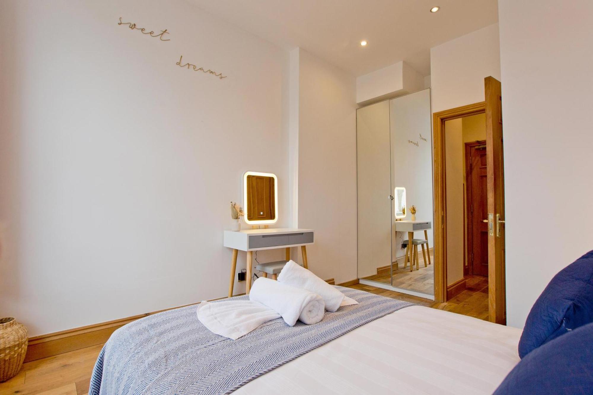 Imperial Earls Court Apartments Лондон Екстер'єр фото