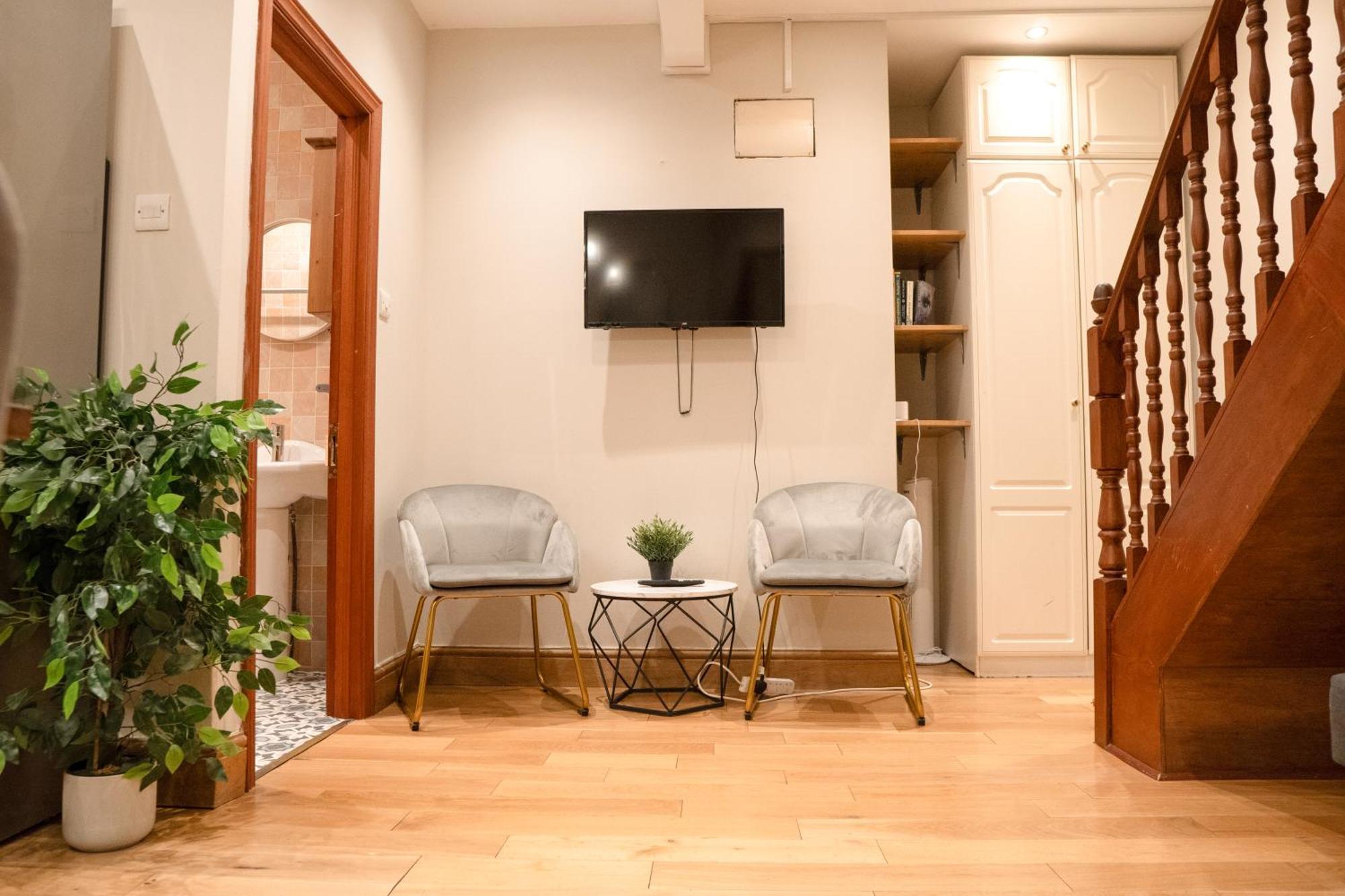 Imperial Earls Court Apartments Лондон Екстер'єр фото